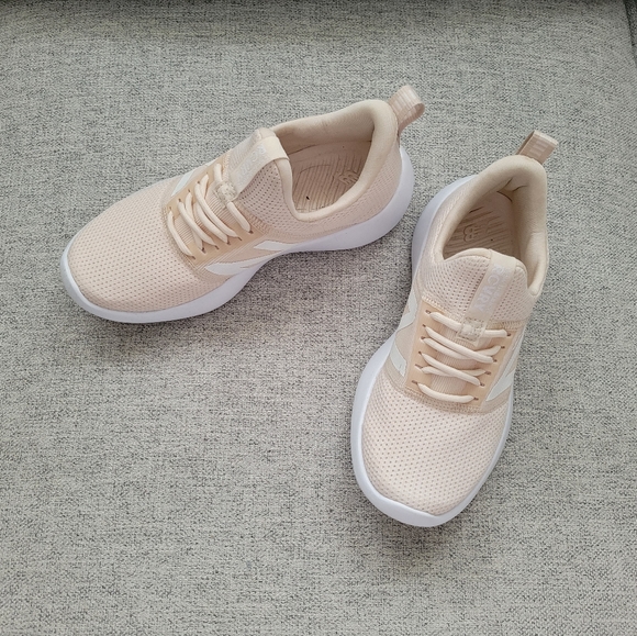 New Balance Runners Size 6 - Picture 4 of 5